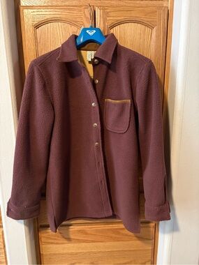 sahalie Two-Tone Fleece shirt Jacket in Maroon and Camel